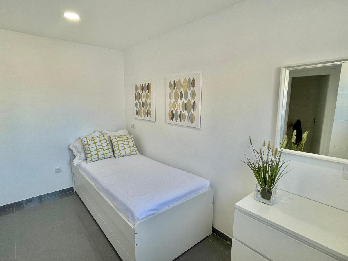 The Retreat House - Private Pool Apartment Пуерто де Сантяго Екстериор снимка